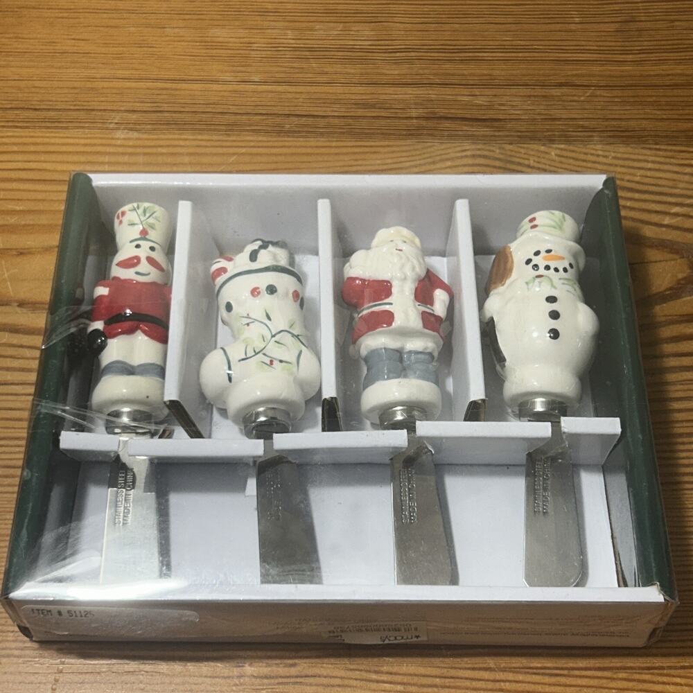NEW Pfaltzgraff Winterberry Set of 4 Holiday Knife Spreaders Stainless Steel